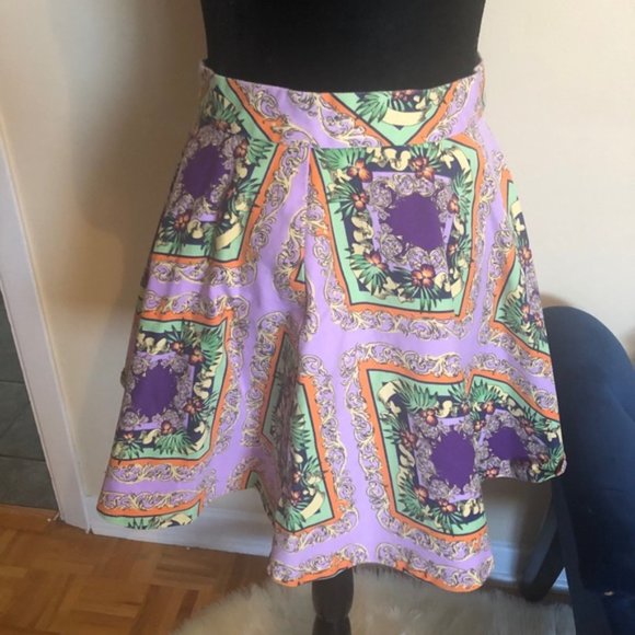 ENGLISH ROSE skirt size small - Picture 2 of 3